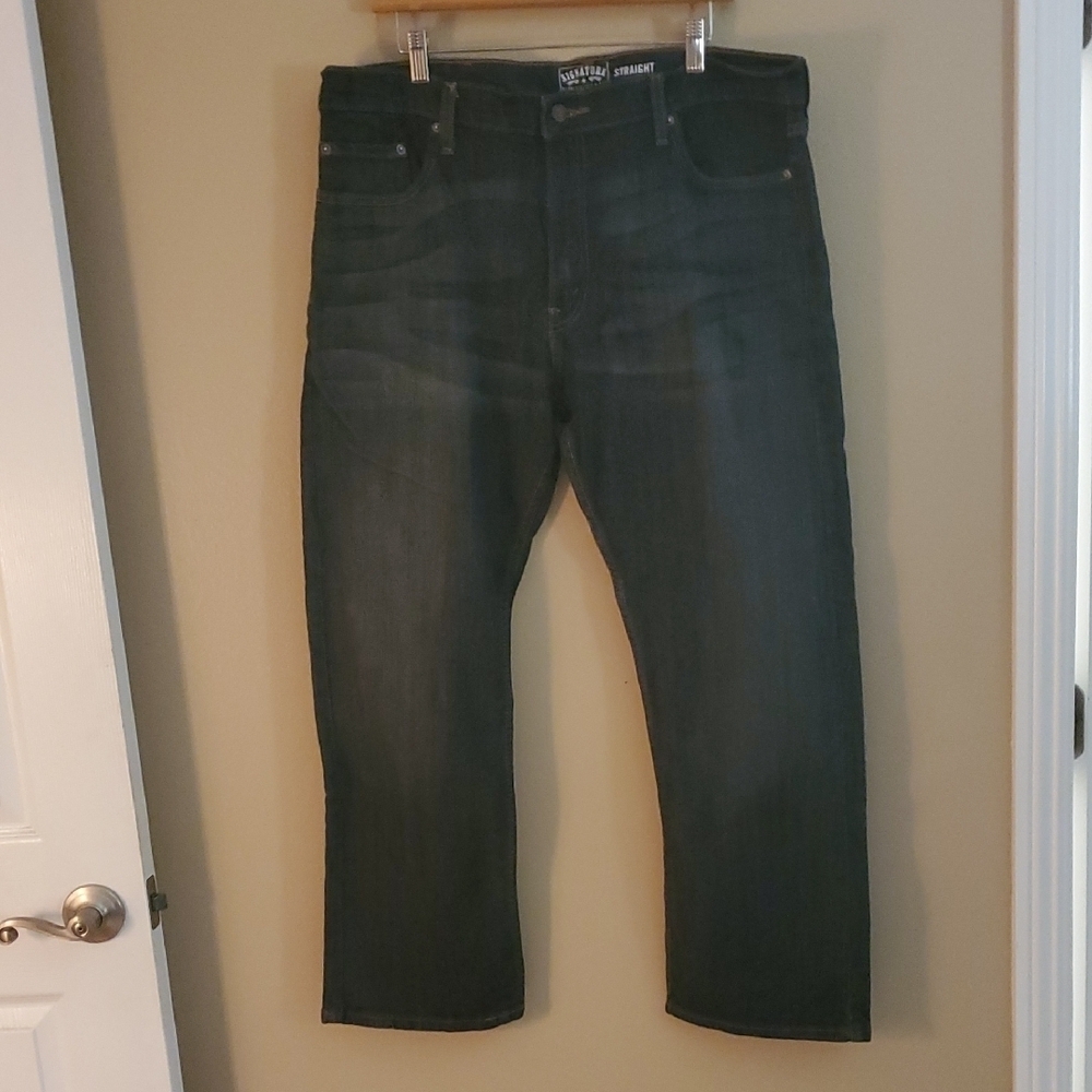 Classic Black Straight-Leg Jeans